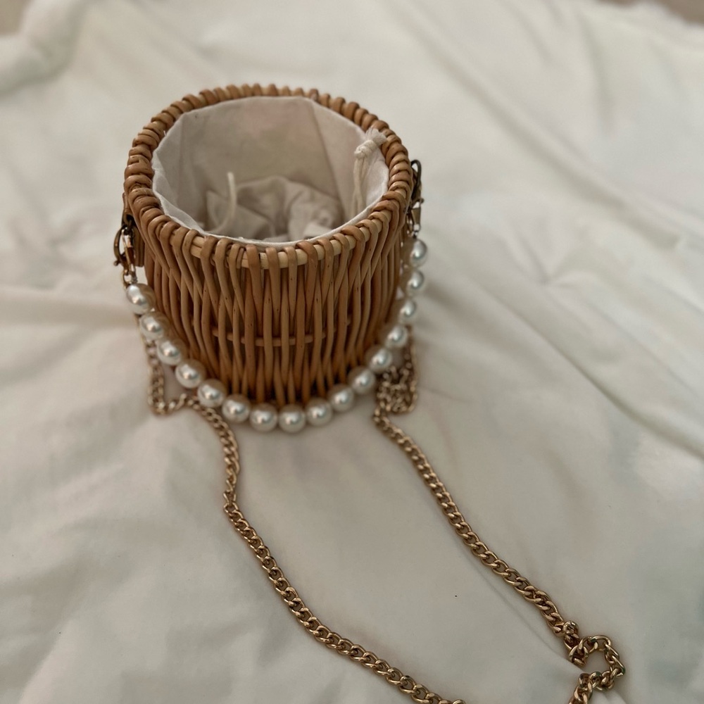 Rattan bucket bag